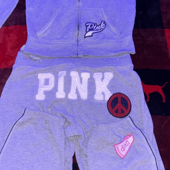 2008 RARE HTF PINK VICTORIAS SECRET VARSITY GREY AND PINK SWEATSUIT - Picture 9 of 15